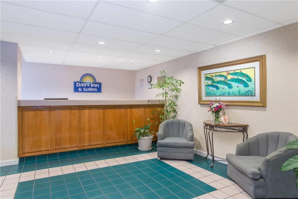 Days Inn & Suites By Wyndham Navarre - Near Beaches Hurlburt Interior foto